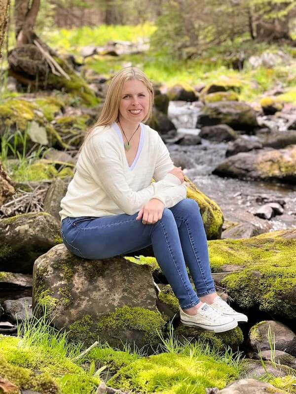 Jill MacKay, Energy Recovery Program for Women - Overcome Fatigue and Burnout, nature pose in the woods